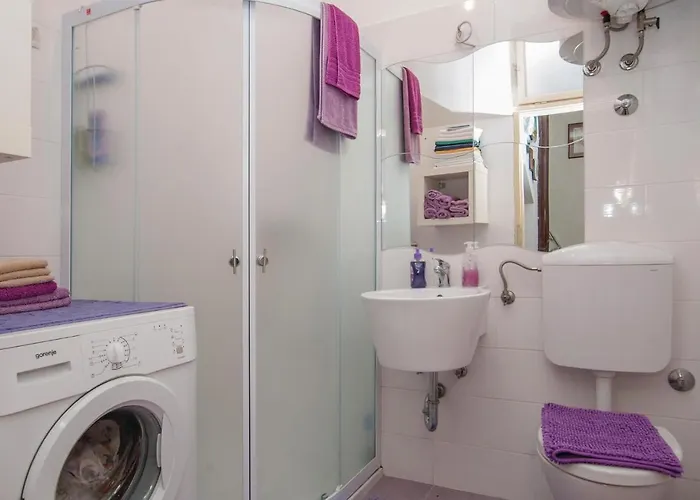 Feriehus Awesome In With Kitchen Vodice