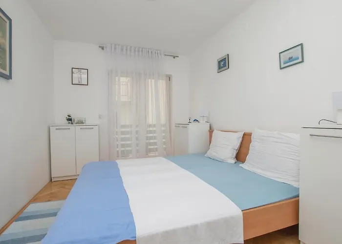 Feriehus Awesome In With Kitchen Vodice